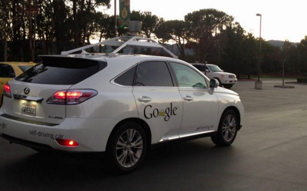 谷歌无人汽车项目获准上路测试