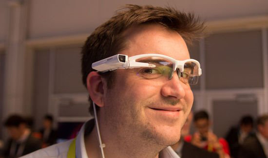 索尼发布首款智能眼镜 3月份推出开发者版本