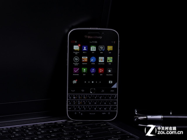 全键盘经典手机 黑莓Classic Q20促销 