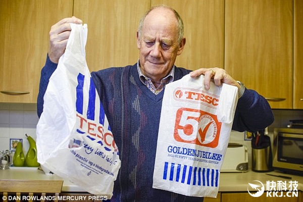 点赞！英国大爷一个购物袋重复使用34年被评