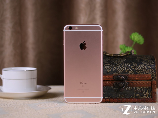 玫瑰金惹人爱 苹果iPhone6s Plus到货 