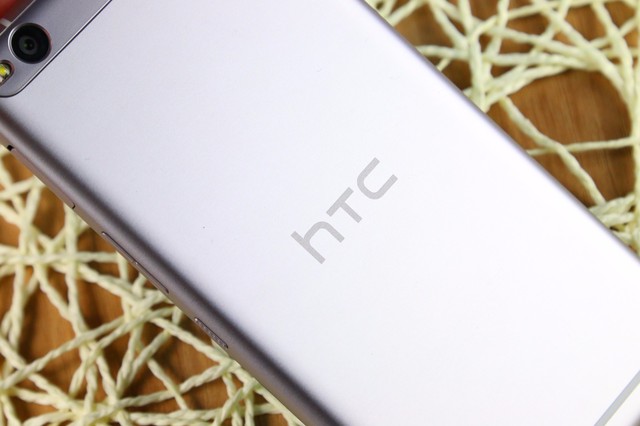 全金属一体机身 2399元HTC One X9图赏