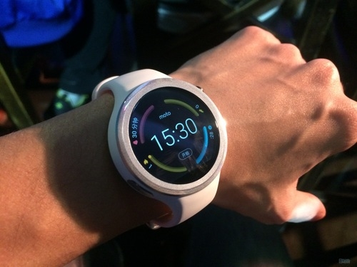 2388元！Moto 360 Sport智能手表正式发售