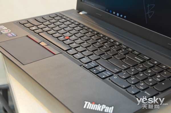 看AMD打造影音新时代！ThinkPad E565评测