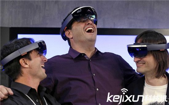 微软HoloLens头盔开发版接受预定：售价接近2万元！