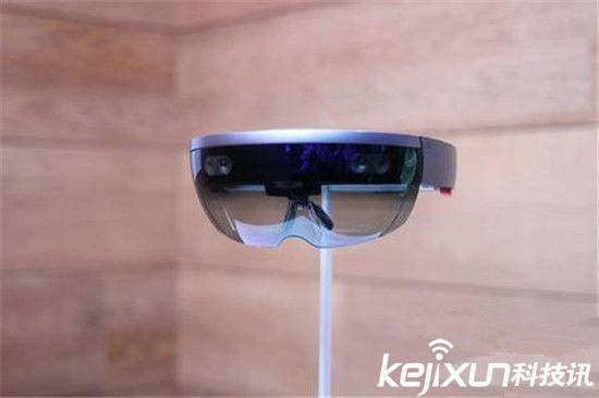 微软HoloLens让人失望：发热严重而且戴着不舒服