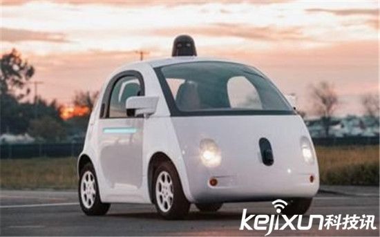 谷歌汽车首次肇事 无人驾驶真的可靠吗？