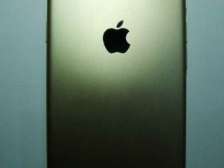 iPhone 7工程机曝光：白带仍在+激光对焦