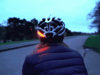 Babaali智能转向灯头盔：LED灯显示转向方向