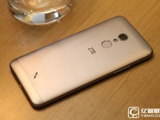 中兴小鲜4和中兴Zmax Pro区别对比评测