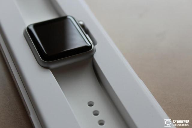 智能手表整体下滑 苹果表市场份额遭“腰斩”