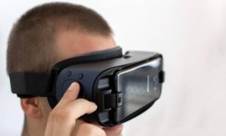 三星Gear VR上手体验评测：功能完善做工精致