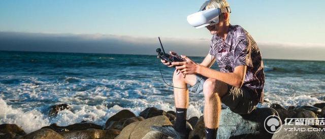 在海边戴着VR头盔操作无人机是种什么感觉？