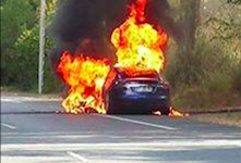 特斯拉电动汽车起火自燃! 事件详细报道
