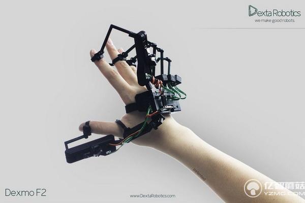 这种蜈蚣般的机械手可以实现虚拟现实操作