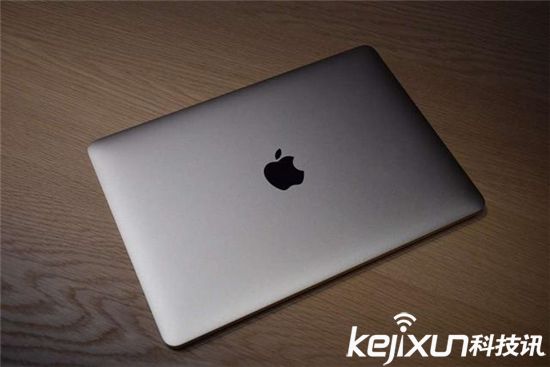 苹果电脑MacBook Pro再曝光：传输速度极快！