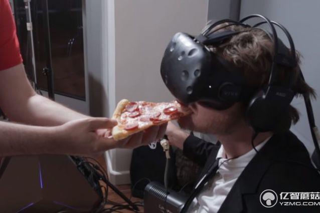 脑洞真大！戴VR头盔吃东西会觉得食物更香？