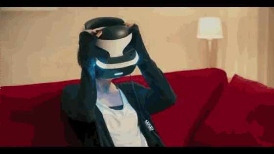 索尼又找出了新玩法 这次是在VR中使用手机