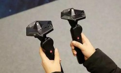 穿上Control VR外设：游戏中人物的手指都能活动了