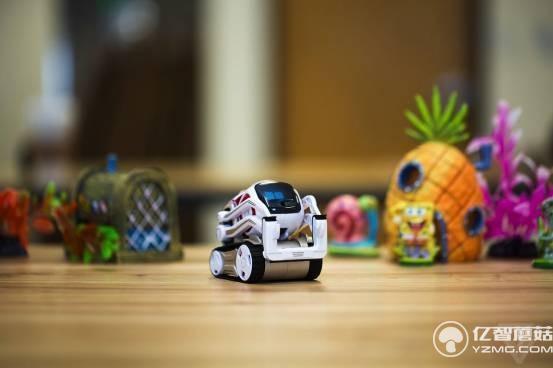 Cozmo机器人体验 好迷你的人工智能玩具