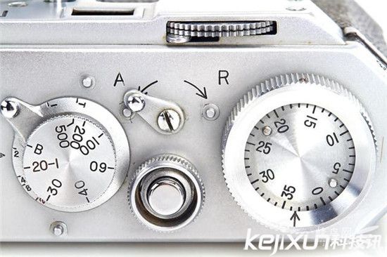 现存最古老尼康相机拍卖：1948年生产 值282万RMB