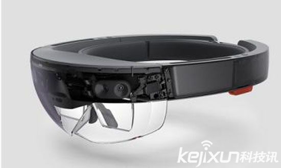 微软HoloLens眼镜发售 售价高达4万元