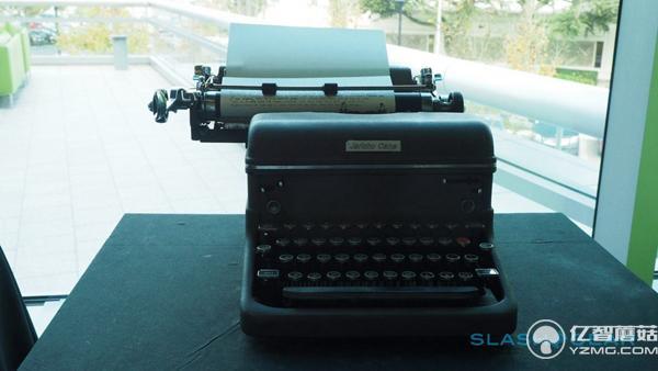 《哈利波特》里的魔法打字机成真了 还是奔驰发明的