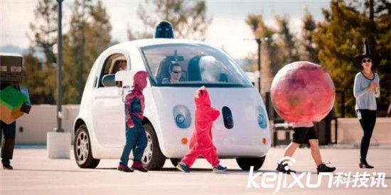 Waymo展示无人驾驶旅行车 或将于2017年上路