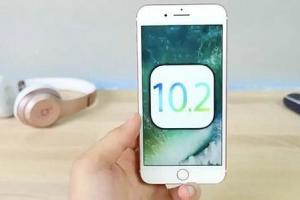 升级且慢！iOS 10.2可能会让iPhone突然关机