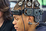 黑科技！脑控技术实现 VR将如臂使指？