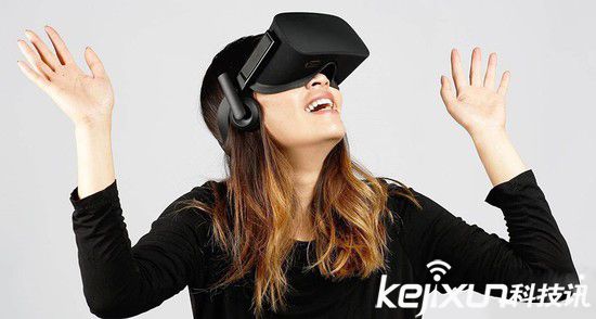 昆明女子玩VR跳楼游戏摔断门牙 体验VR需谨慎