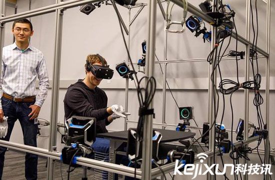 Oculus打造VR手套 将取代VR手柄控制？