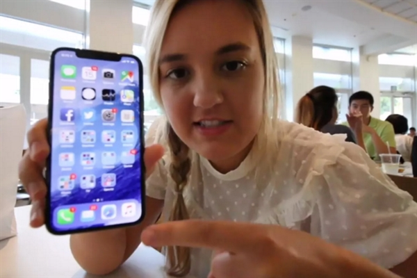 熊孩子泄密iPhone X机密 父亲被苹果开除