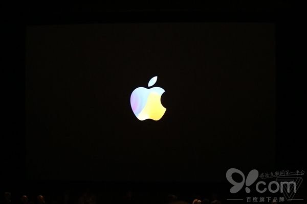 苹果iPhone X用户吐槽：iPhone X键盘难用到哭