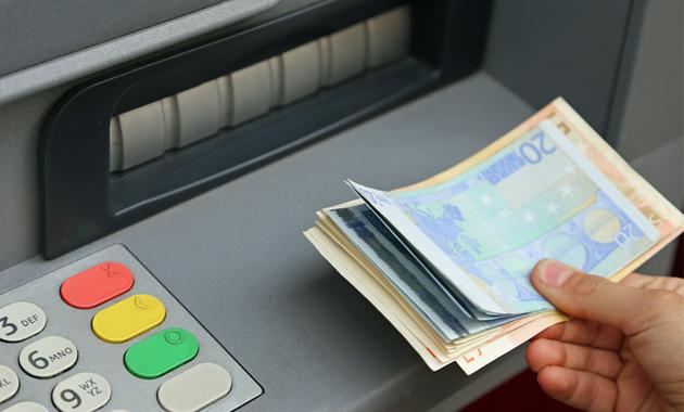 美国两名男子因入侵ATM遭指控：窃取总计超9000美元