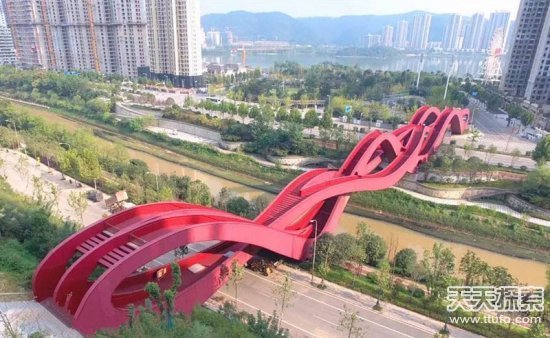 世界上造型最奇特的八座桥！一座在中国