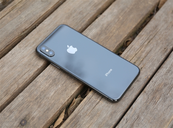 一下三款！新iPhone X将提前开始生产：苹果疯狂备货