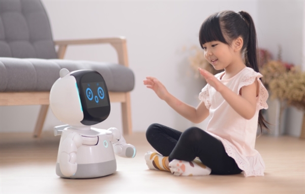 小米生态链发布情感机器人小丹 众筹价1999元
