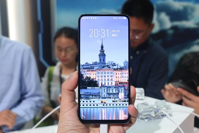 vivo Xplay新旗舰曝光：屏下摄像头 屏占比逆天