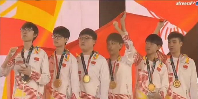 《英雄联盟》中国队亚运会夺冠，CCTV5特别夸奖Uzi