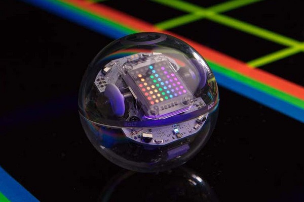 Sphero推出编程教学机器人Bolt 配备红外交互+LED点阵显示屏