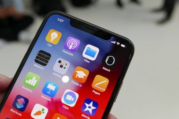 苹果iPhone Xs系列为什么不值得买？看完这篇看完你就明白了