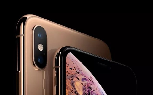 iPhone Xs max拥有史上最佳屏幕，能否吊打三星S9？