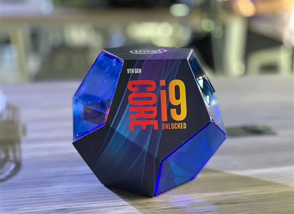 Intel i9-9900K评测样品前瞻：特制五边形小盒子