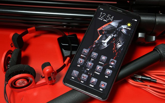 努比亚红魔Mars电竞手机发布：2699元起 为游戏而生