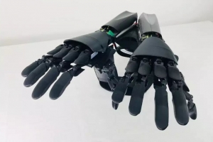 意大利Youbionic公司发明机械手臂，让你拥有真正的第三只手！