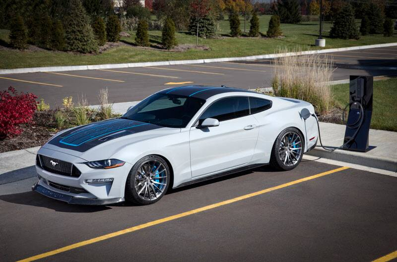 福特发布全电动跑车Mustang！900匹马力+六速手动