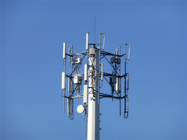 三大运营商11月运营数据对比：移动4G、宽带一骑绝尘