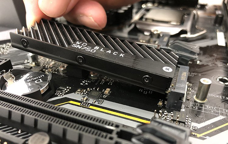 M.2固态硬盘怎么安装在台式电脑上？M.2固态硬盘SSD安装图文教程