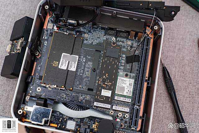零刻GTi15 Ultra迷你主机拆解测评，重新定义迷你主机天花板